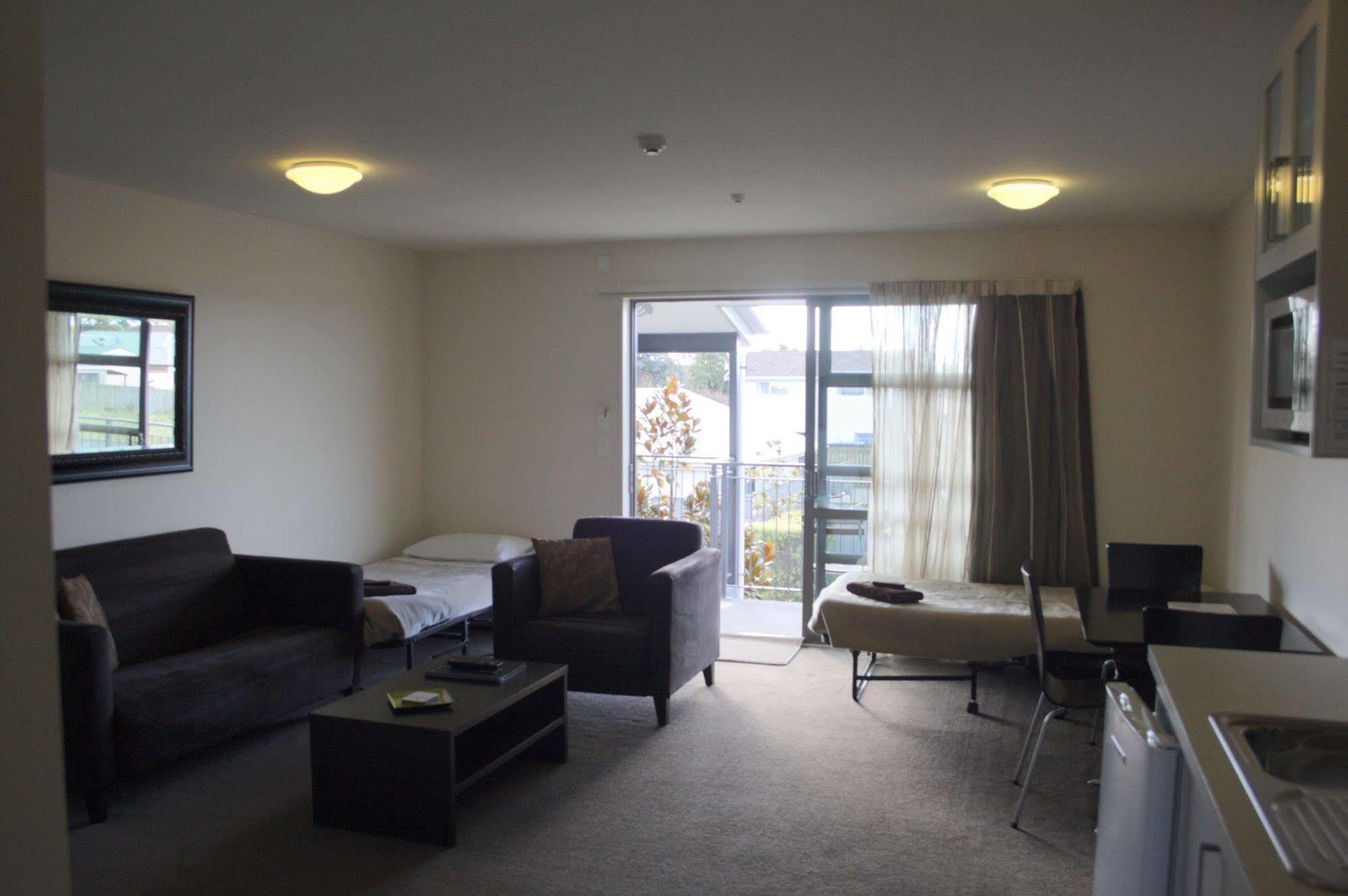 Pegasus Gateway Motels & Apartments Rangiora Exterior photo